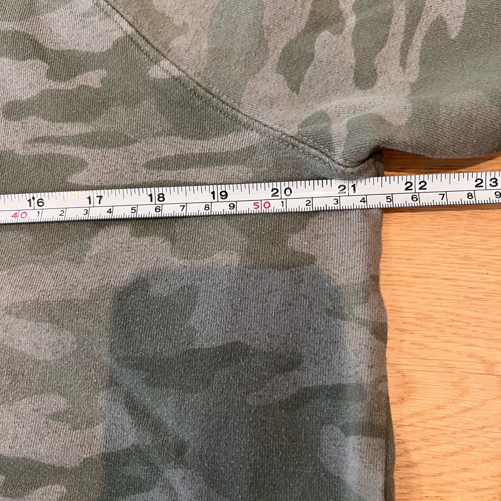 Universal Thread Olive Green Camo Sweatshirt Size… - image 9